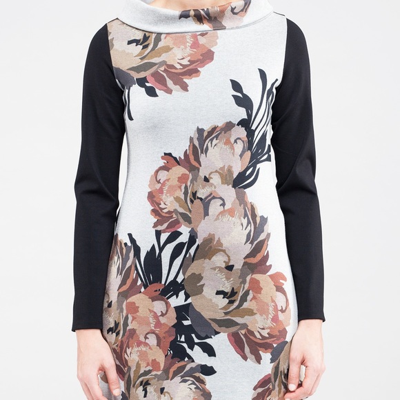 Kollontaï boat neckline tunic with flora print - Made in Canada - Picture 3 of 8